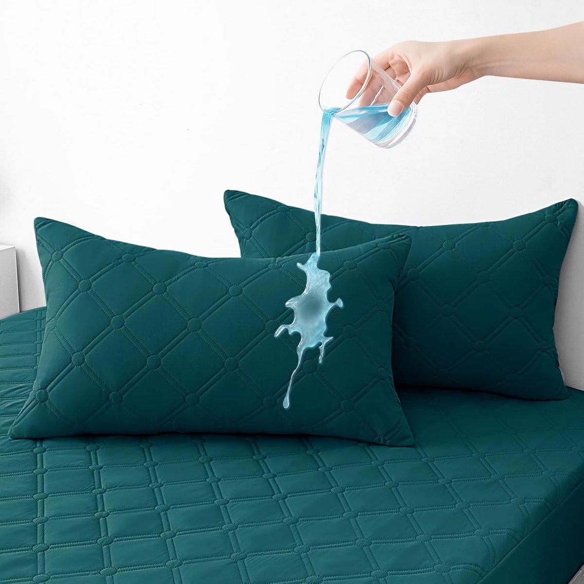 Famanu Set van 2 waterdichte kussenslopen, hypoallergeen en ademend, voor kussens van 50 x 80 cm, donkergroen neutraal