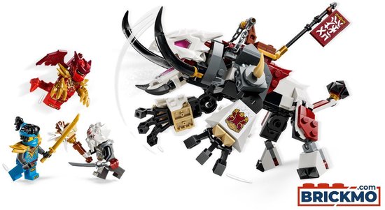 Een witte, grijze en rode Lego Ninjago draak met hoorns, en drie Ninjago-figuren met wapens.