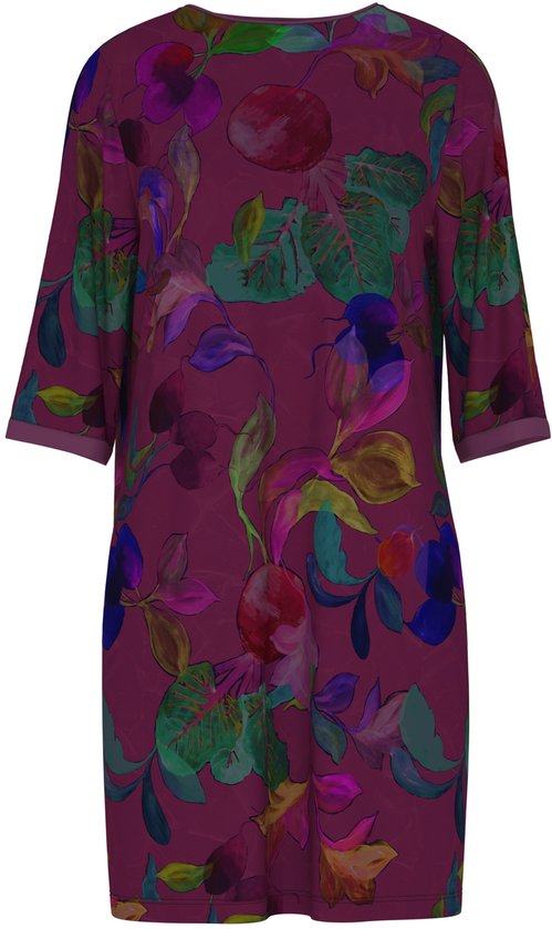 Paars nachthemd met een kleurrijke bloemen- en bladerenprint, voorzien van driekwartmouwen.