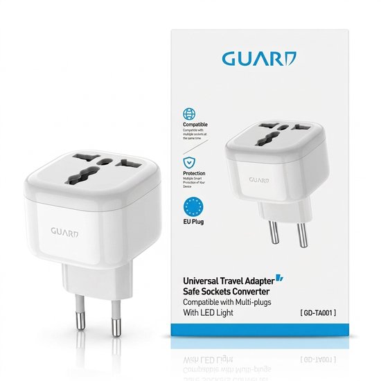 Witte GUARD universele reisadapter met EU-stekker en meerdere stopcontacten.
