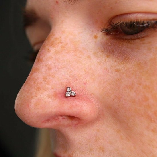 9 stuks Flat Back oorbellen voor dames, roestvrij staal, zonder schroefdraad, 20 g, 8 mm push-in neussteker met zirkonia, helix, tragus, conch, daith, rook, cartilage, lippen, labret, piercing — afbeelding 3