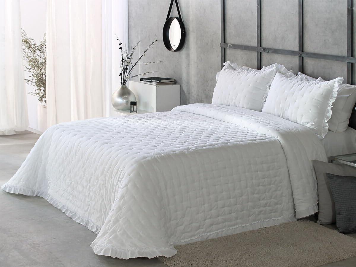 Geborduurde Sprei - Decoratieve Deken - Slaapkamer Decoratie - Met Ruches - 135 cm Bed - W