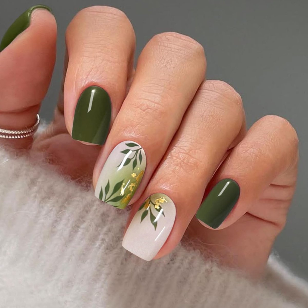 SnelShoppen - Green Leaves Nail Foil UV Gel Nail Art Sticker - Zelfklevende Nagelstickers - 20 Stuks - Semi-Cured Gel Nagels - Duurzaam & Veilig - Per