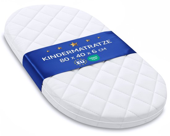 Ovale matras met witte ruitsteek en een blauwe band met tekst 'Kindermatras 80 x 40 x 6 cm' en OEKO-TEX logo.