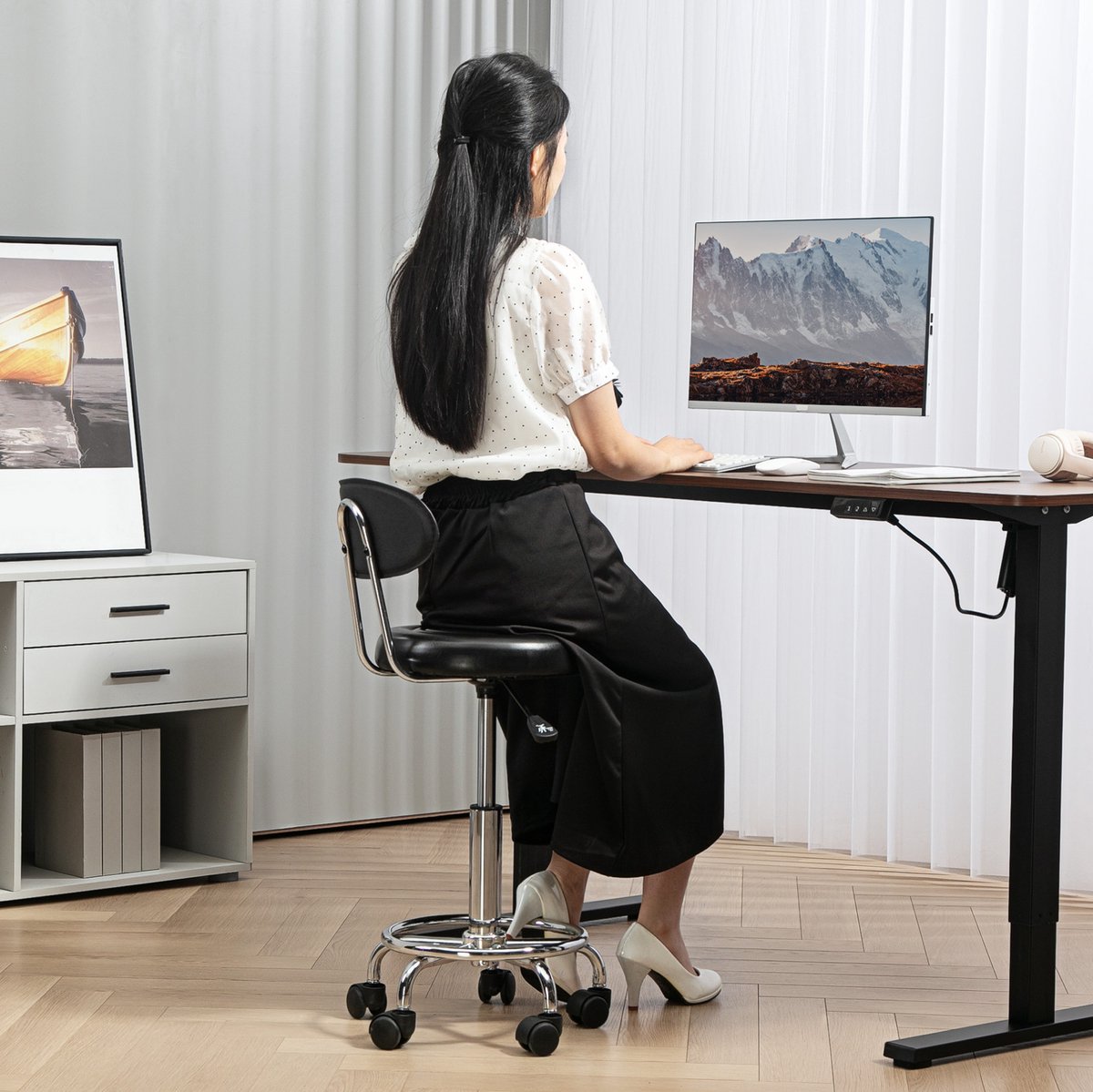 STILVORA Bureaukruk 40 x 32 x 70-86 cm - In Hoogte Verstelbaar En Draaibaar Met Rugleuning En Wielen - Voor Kantoor En Salon - Kunstleer Zwart