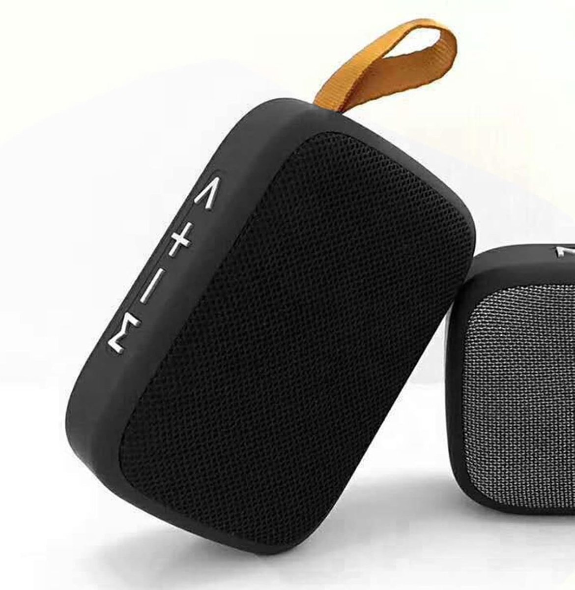 QTTVBTNA -Draagbare Bluetooth Luidspreker - Draadloze Speaker - Mini Subwoofer - HD Stereo Geluid - Snelle Bluetooth 4.2 Verbinding - ABS Kunststof En Stof - Compact Met Handvat - Voor Binnen En Buiten Gebruik - 1 Stuk