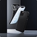 Zwarte Spigen Liquid Air hoesjes zweven, een toont de binnenzijde met 'Spider Web'-technologie.