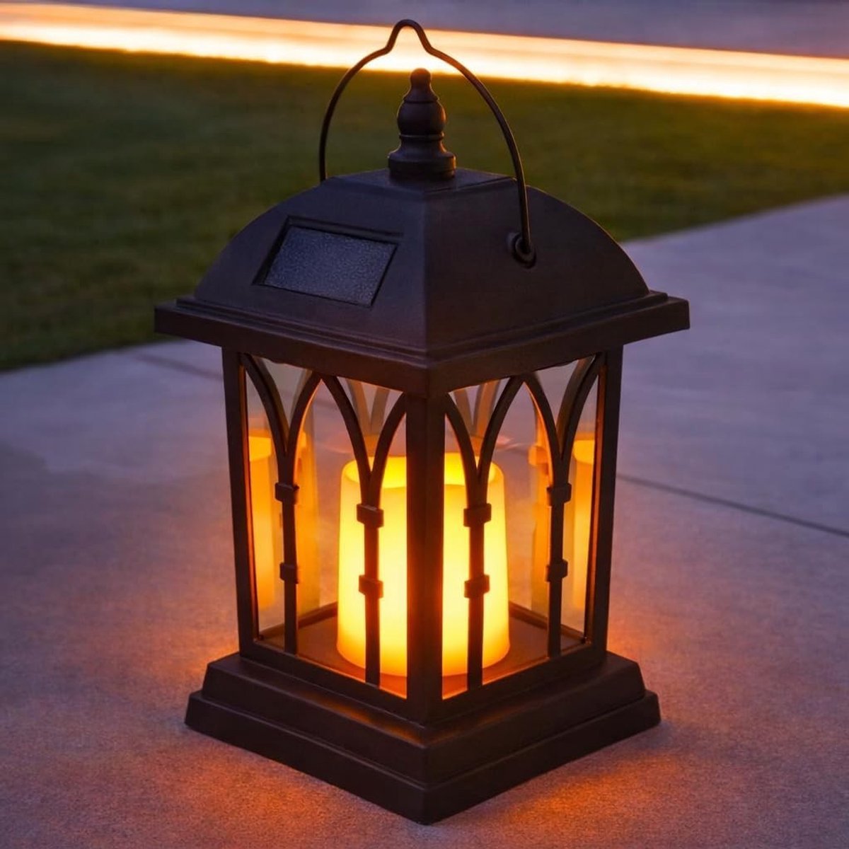 Zonne-lantaarn - Zwart - 27 cm - Met LED-kaars en Flikkereffect - Voor Buiten