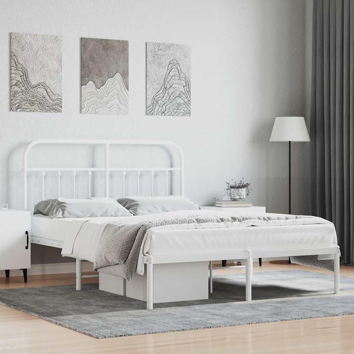 Bedframe met hoofdeinde - Metalen bed - Slaapkamer inrichten - Ruimte onder bed - 135x190 cm - Wit