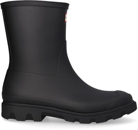 Zwarte Hunter regenlaars met profielzool en het rode Hunter logo op de schacht.