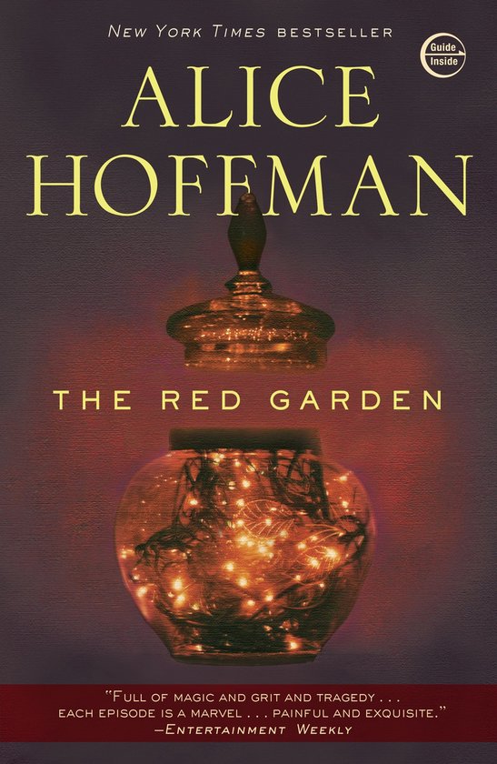 Boekomslag van Alice Hoffmans 'The Red Garden', met een vaas gevuld met lichtjes.