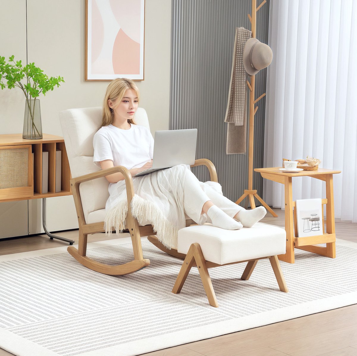MODENUIT Schommelstoel met Hocker - 65 x 96 x 94,5 cm - Voor Woonkamer En Slaapkamer - Polyester - Cremewit