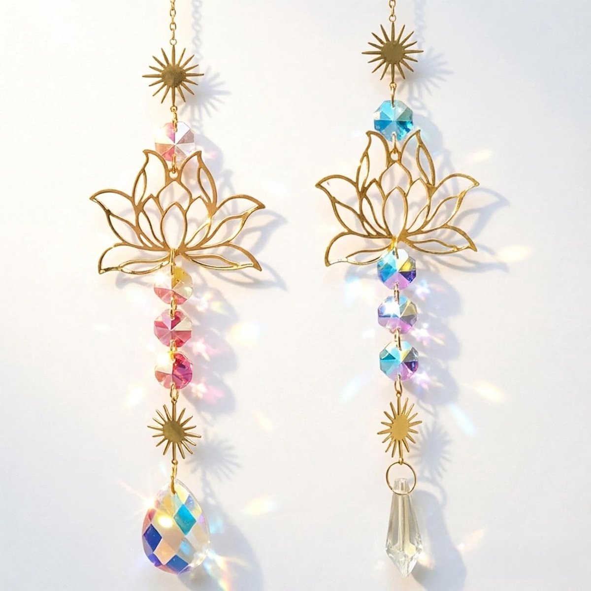 Zonnevangers 2 stuks - gouden kristallen - lotus en zon - betoverende lichtpatronen - ShopVlot