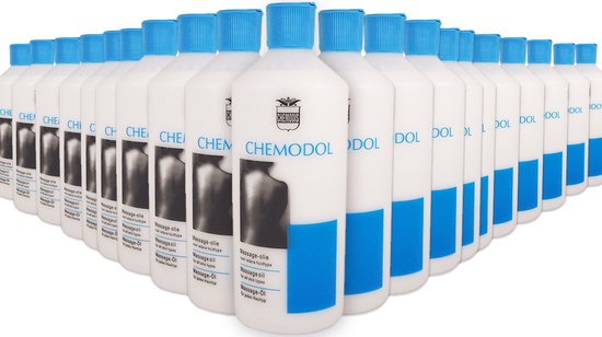 Rij witte CHEMODOL massageolie flessen met blauwe dop en label.