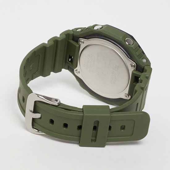 Groen G-Shock horloge, achterkant met informatie.