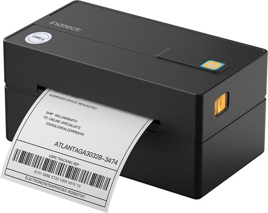Zwarte Inateck labelprinter met uitprintende verzendlabels, met adres en barcode.