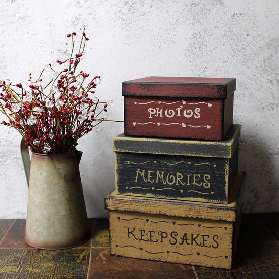 Primitieve vintage vierkante foto's, herinneringen, aandenken, kartonnen nestdozen, grote 9 x 9 x 4-1/2 inch. Set van 3. — afbeelding 2