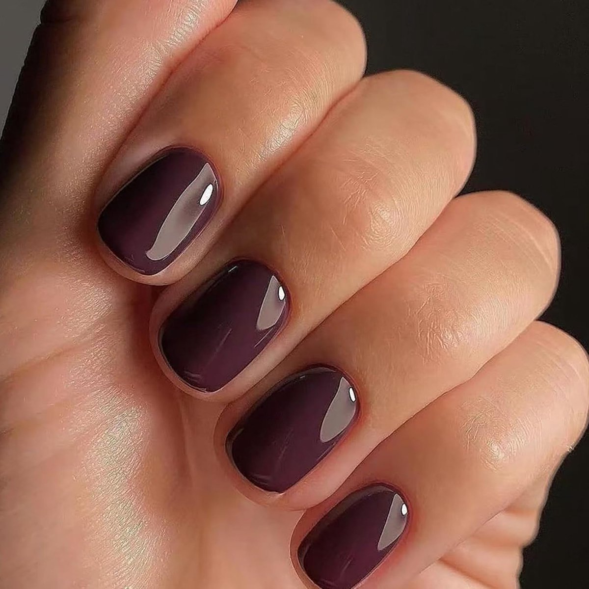 24 stuks Franse valse nagels, korte vierkante pure kleur opdruknagels, glanzende donkerpaarse acryl lijm-op nepnagels, volledige dekking herbruikbare kunstmatige plaknagels voor vrouwen meisjes