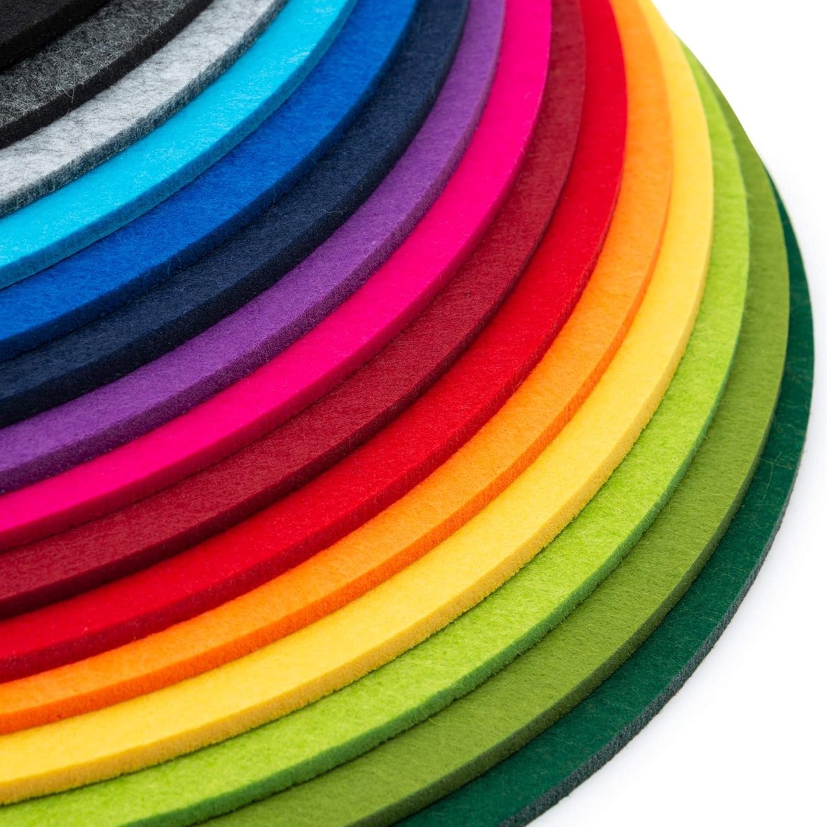 Placemats van vilt 4-pack dennengroen rond (kleur en vorm naar keuze) 35 cm diameter