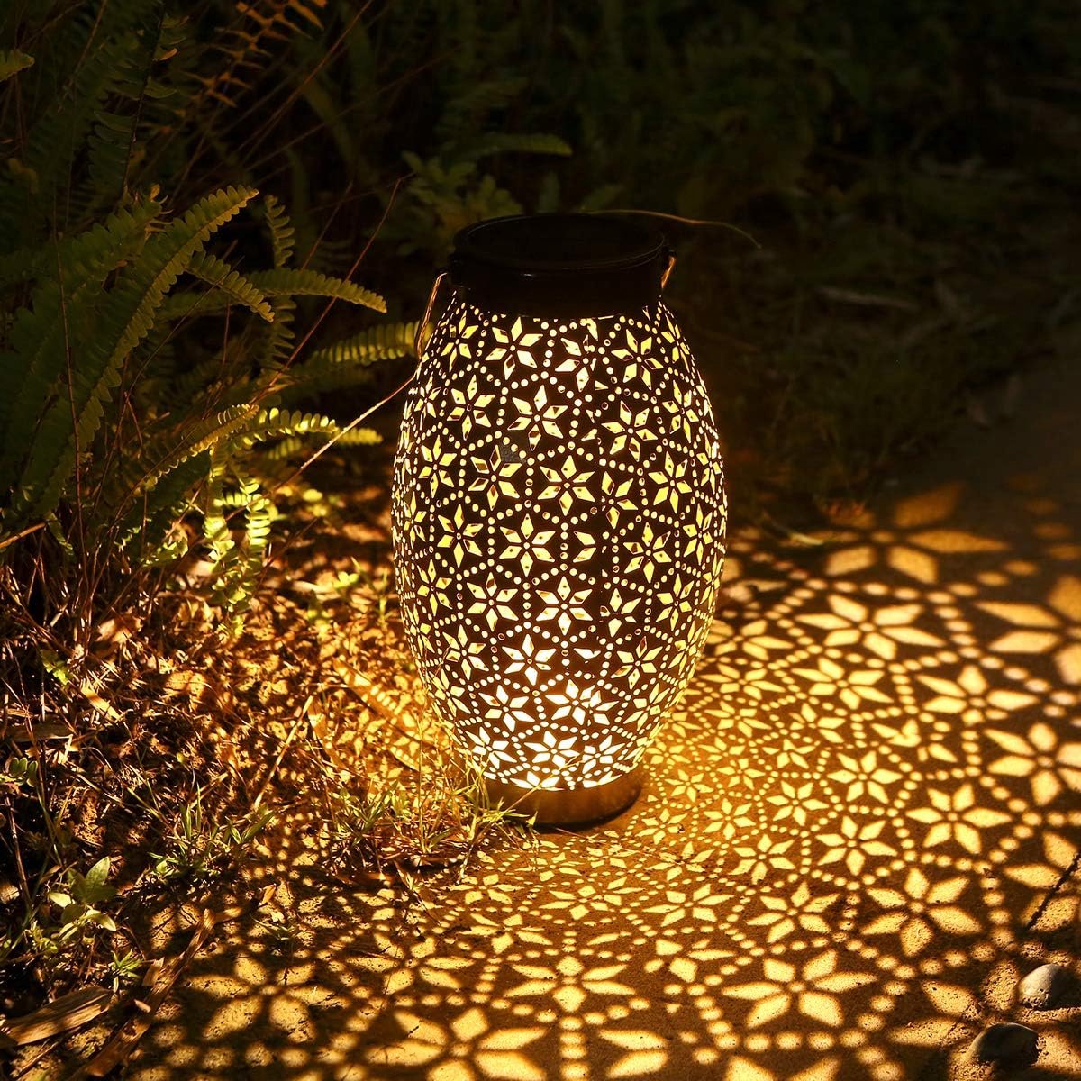 Lantaarn op zonne-energie voor buiten, metalen lantaarn, hangend, IP65 waterdicht, led, decoratieve zonnelampen voor balkon, tuin, patio, Kerstmis, cadeau, zwart