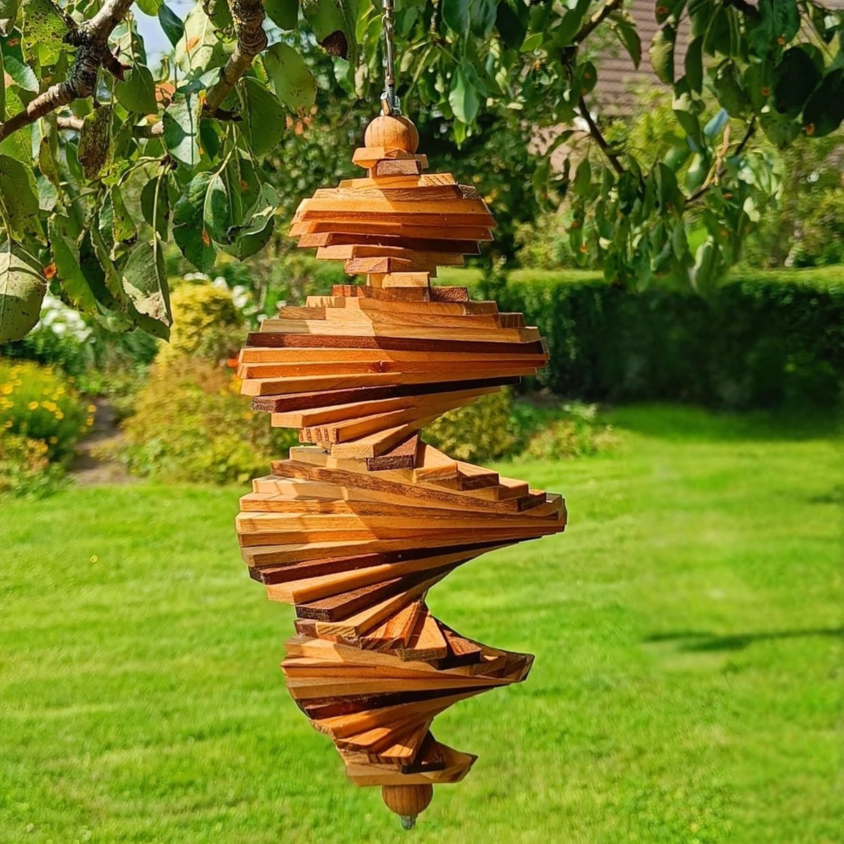 Houten Windspinner voor Tuin - Handgemaakt & Duurzaam - Natuurlijk Design - ca. 35 cm Hoog x 14 cm - Dokkodo Standard
