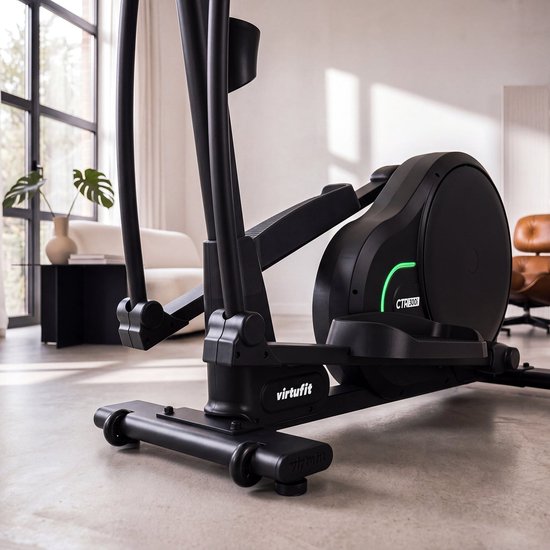 Zwarte VirtuFit crosstrainer met een groot vliegwiel aan de zijkant en een groene LED-ring.