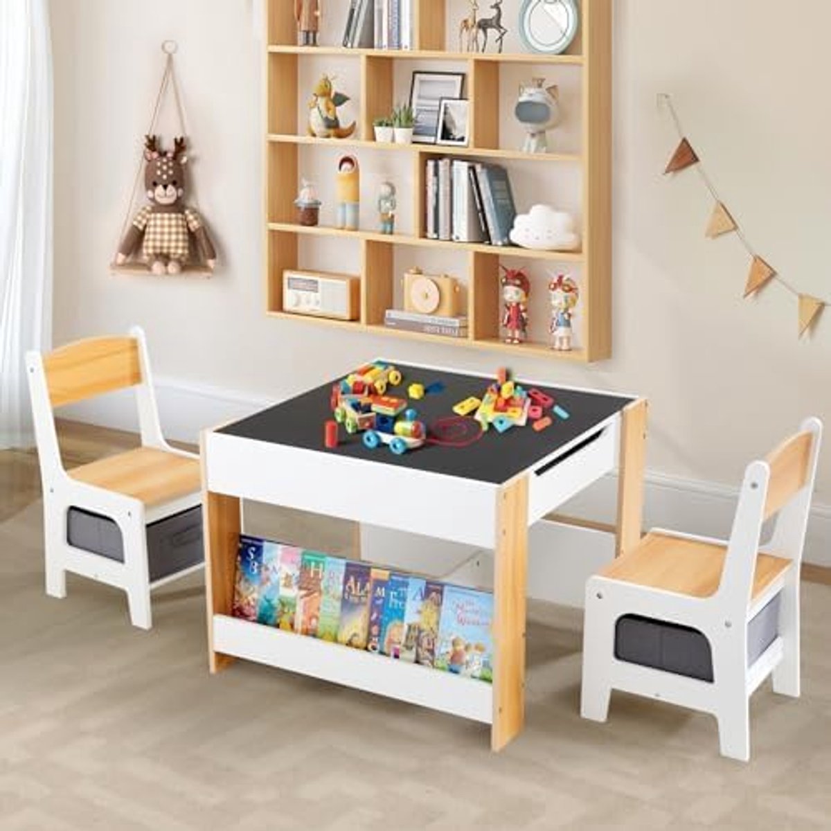 Houten bijzettafel voor kinderen met 2 stoelen, multifunctioneel, met tafel en opbergvakken en planken, interactieve tafel om te tekenen, bouwen, studio voor kinderen van 2 tot 6 jaar