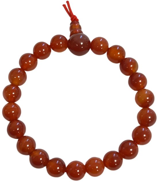 Armband van glanzende, oranjerode carneool kralen met rode koordafsluiting.