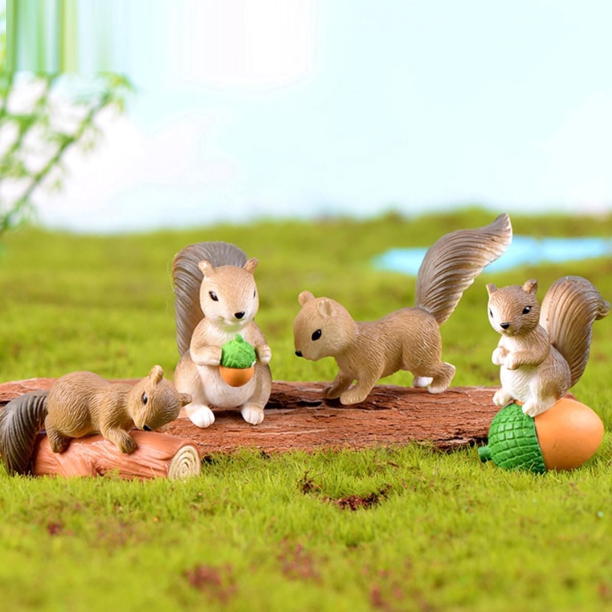 Eekhoorn Figuren Set - 4 Stuks Op Boomstam Met Dennenappel - Miniatuur Dier Ornamenten Van Hars - Micro Landschap Decoratie Voor Potplanten, Tuin