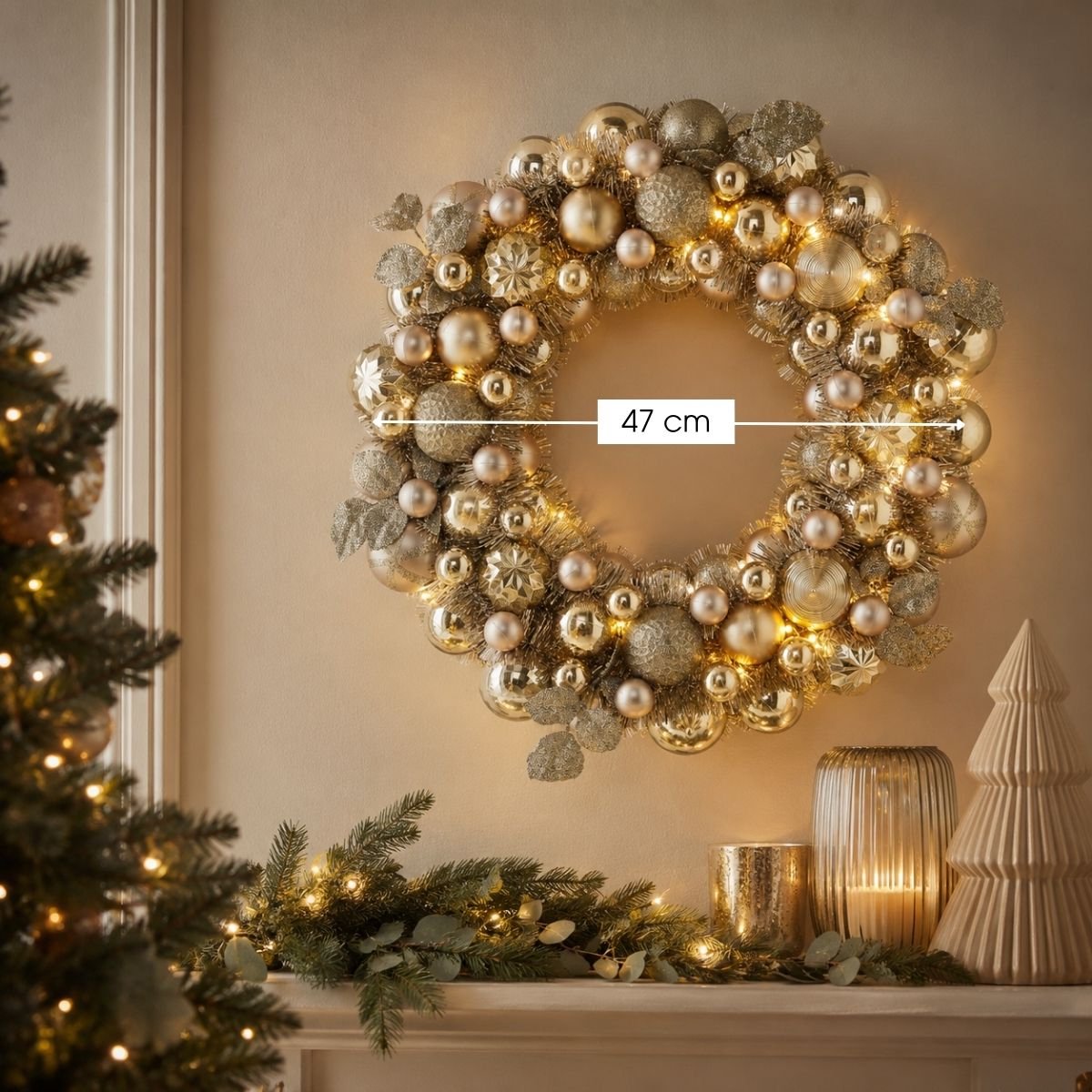 Mica Decorations Kerstkrans met Verlichting - Deurkrans H8,5 x Ø47 cm - Kerst Krans met Timer en Kerstballen - Multifunctionele Kerstversiering - Champagne – foto 3