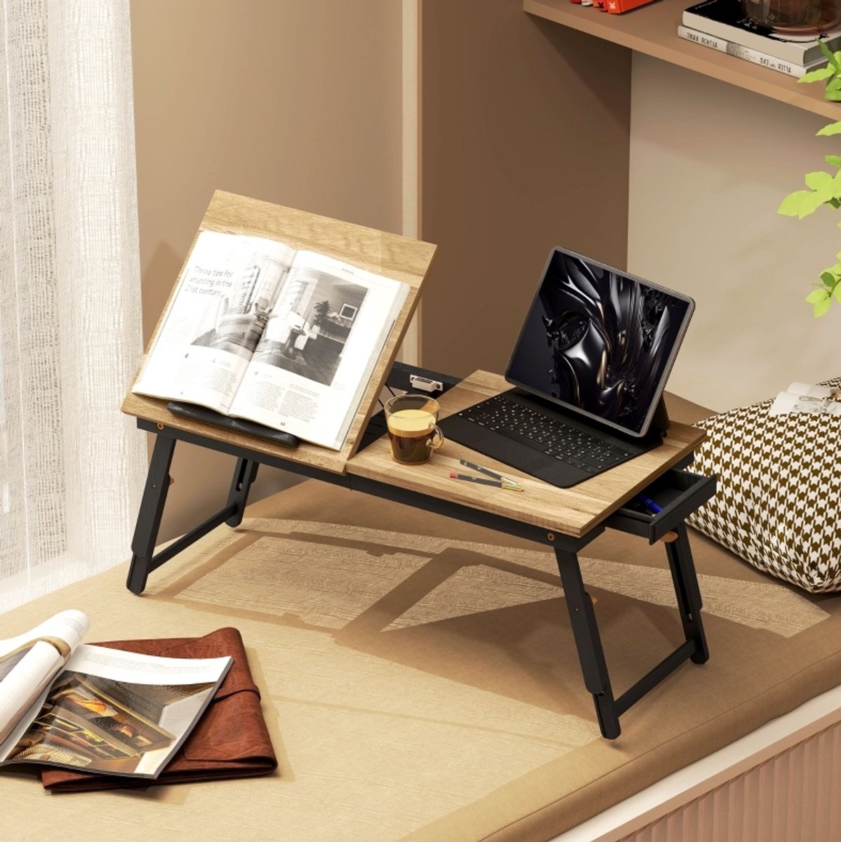 MEUNIQ bedtafel 83,5 x 33 x 23,5-34 cm hoogteverstelbaar en opklapbaar, laptoptisch met kantelbaar blad, lade en veiligheidsrand voor bed of bank, eiken