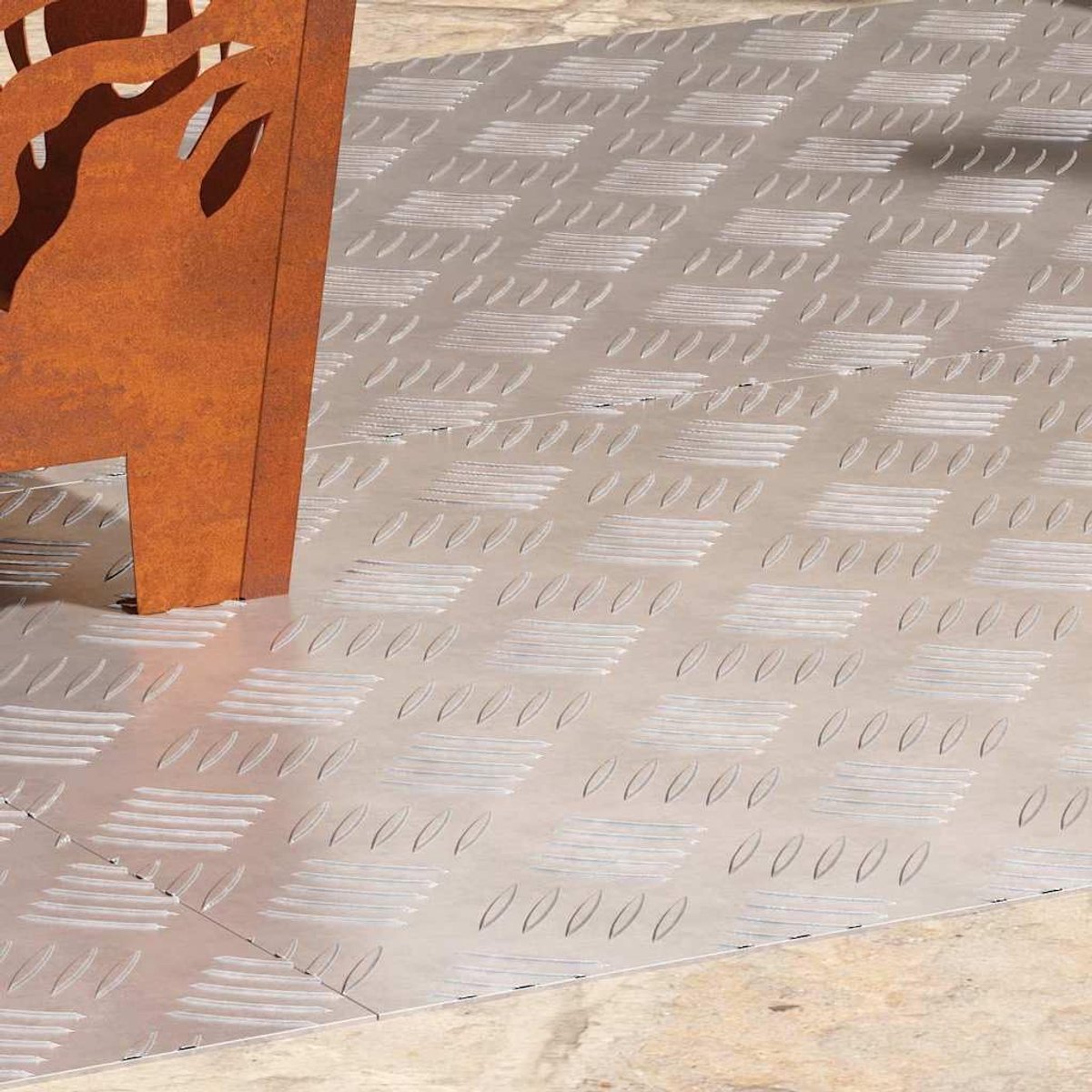 Trap Treden 4 Stuks 90x50 cm Zilver | Moderne checkerplate, antislip, geschikt voor binnen en buiten, eenvoudig te reinigen