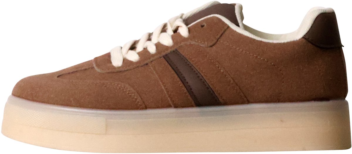Lage sneakers met veters