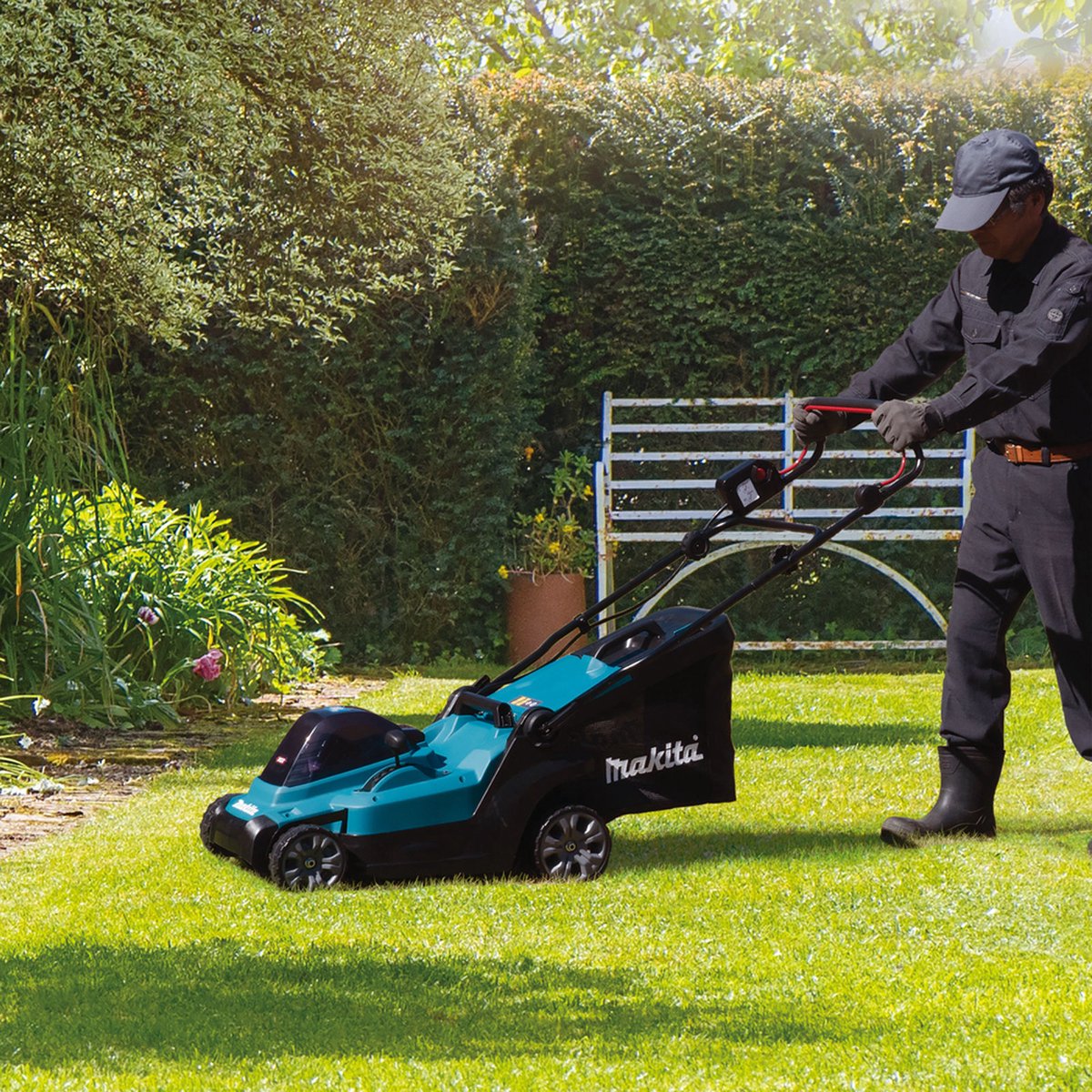 Makita LM003GM102 Accu grasmaaier 38 cm 40 V max. / 1x 4,0 Ah accu + lader