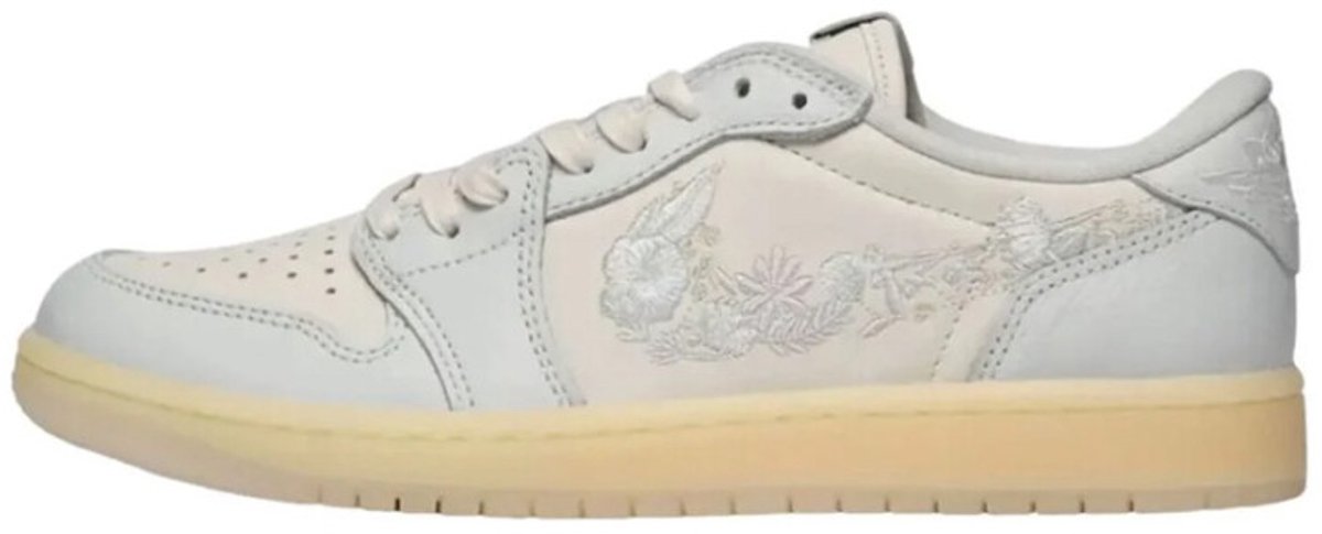 Jordan 1 Retro Low OG Rabbit Floral Swoosh Grijs