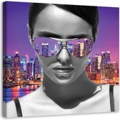 Trend24 - Canvas Schilderij - Pop-Art Vrouw In New York - Schilderijen - Mensen - 30x30x2 cm - Paars