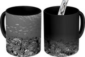 Magische Mok - Foto op Warmte Mok - Koraal in licht water - zwart wit - 350 ML