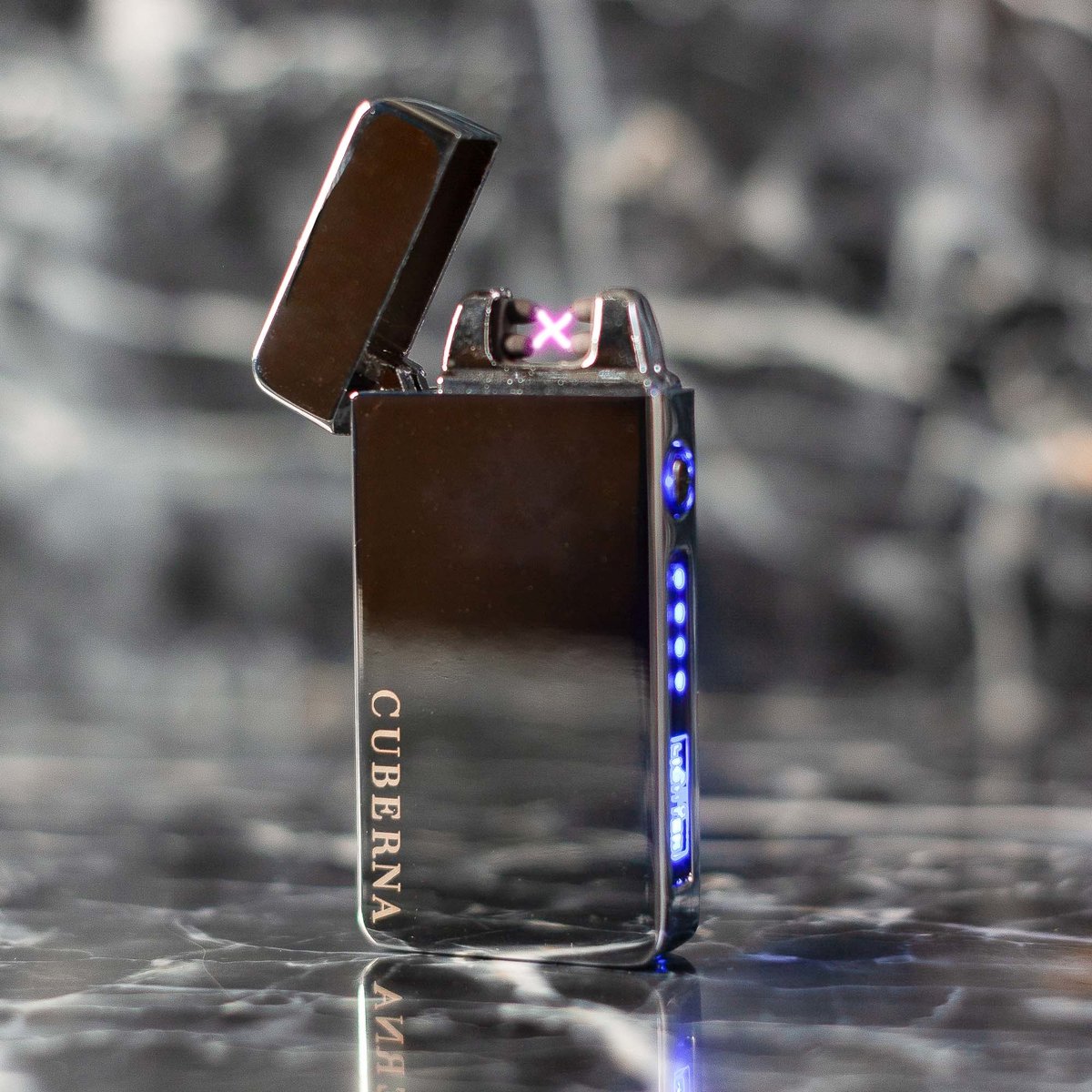 Goedkoopste Cuberna Elektrische Plasma USB aansteker met batterij indicator Zilver - Wind en Storm bestendig - Geschikt voor Kaarsen, Vuurwerk, Sigaretten en BBQ