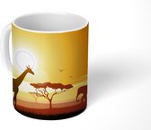 Mok - tekening van een Afrikaanse zonsondergang met een giraffe en olifant - 350 ML - Beker