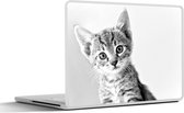 Laptop sticker - 17.3 inch - Kitten met grote ogen op simpele achtergrond - zwart wit - 40x30cm - Laptopstickers - Laptop skin - Cover
