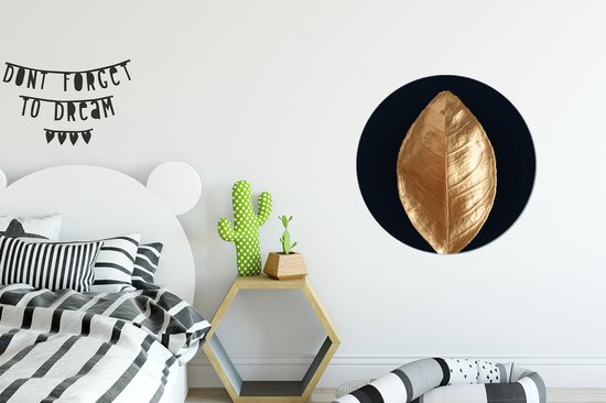 Gros plan d'une feuille d'or sur fond noir - 80x80 cm - peinture ronde - cercle de papier peint - cercle mural - cercle vivant - autocollant & découpe ronde