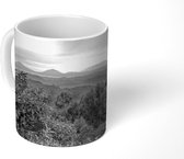 Mok - Bergen in het Nationaal Park Bwindi Impenetrable - zwart wit - 350 ML - Beker