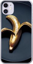 Geschikt voor iPhone 11 hoesje - Gouden banaan op een donkere achtergrond - Siliconen Telefoonhoesje