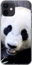 Geschikt voor iPhone 12 hoesje - Panda - Dier - Bladeren - Siliconen Telefoonhoesje