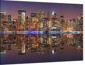 De neon skyline van New York gereflecteerd in water - Foto op Canvas - 150 x 100 cm