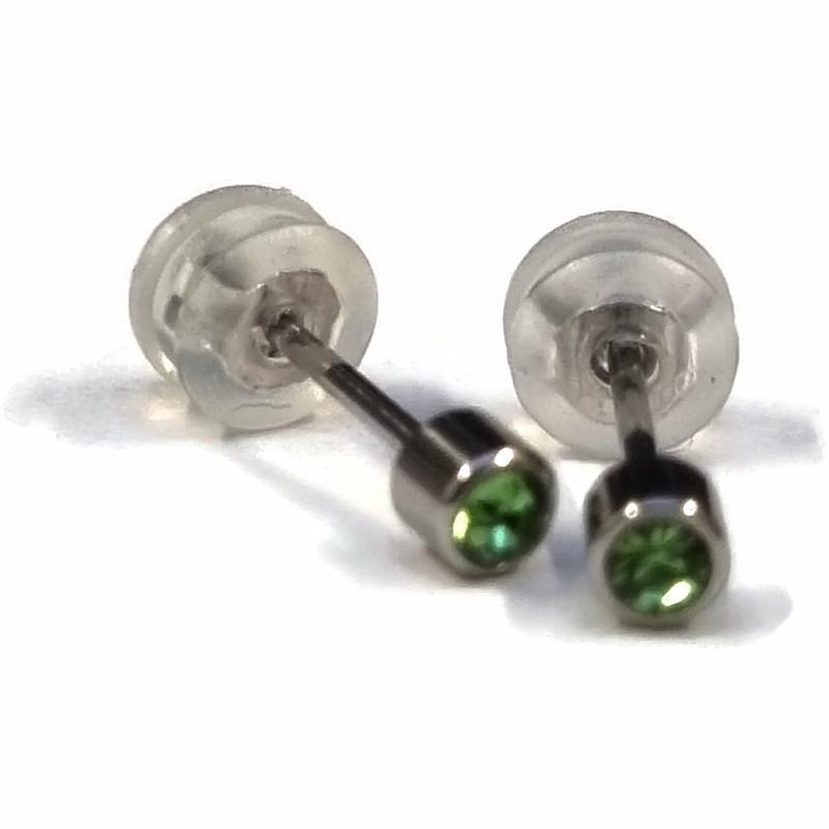 Aramat jewels ® - Zweerknopjes geboortesteen oorbellen augustus licht groen chirurgisch staal 3mm