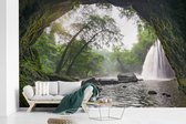 Behang - Fotobehang Een grot in het Nationaal park Na Haew in Thailand - Breedte 405 cm x hoogte 260 cm