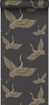 Origin behang kraanvogels zwart en goud - 347810 - 50 cm x 9 m