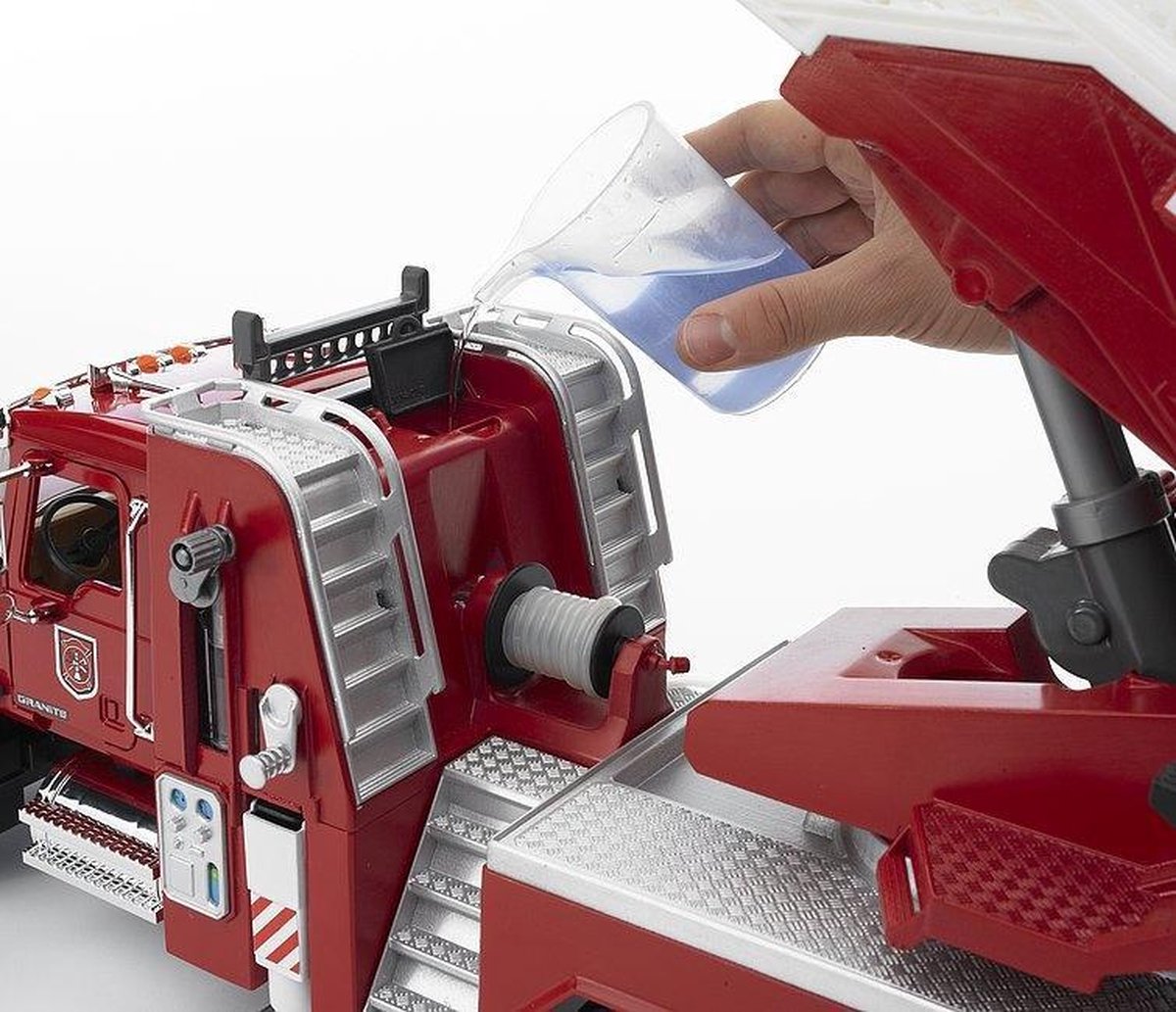 Bruder Mack Granite brandweerauto ladder en waterpomp — afbeelding 10