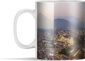 Mok - Een luchtfoto van Guatemala met de stratovulkaan de Agua in Noord-Amerika - 350 ml - Beker